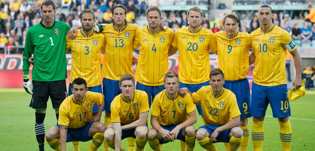 La selecci&oacute;n sueca posa antes de un amistoso preparatorio de la Eurocopa