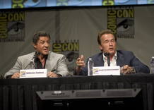 Sylvester Stallone y Arnold Schwarzenegger durante la presentación de la película "The Expendables 2", en el Comic-Con 2012. Sylvester Stallone y Arnold Schwarzenegger durante la presentación de la película "The Expendables 2", en el Comic-Con 2012.