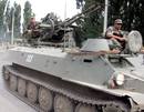 Un tanque blindado patrulla por las calles de la ciudad de Gori (Georgia), el viernes 8 de agosto. El gobierno de Georgia y los separatistas de la regi&oacute;n de Osetia del Sur desplegaron su aviaci&oacute;n para seguir los bombardeos despu&eacute;s de que se rompiera