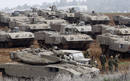 Tanques israel&iacute;es, junto a Gaza