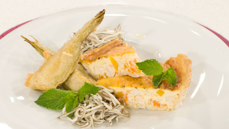 Saber Cocinar - Tarta salada de ave con berenjenas de almagro en tempura 