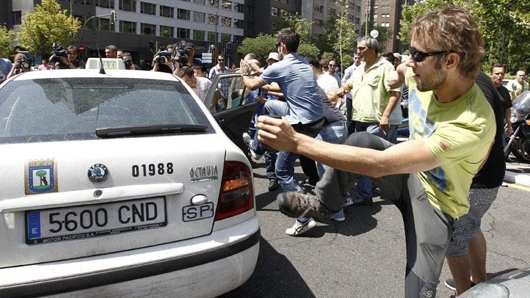 Los taxistas se han manifestado esta ma&ntilde;ana en Madrid contra la liberalizaci&oacute;n del sector
