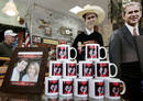 Tazas como souvenir de la boda de Jenna Bush, hija del presidente de Estados Unidos, y Henry Hager en Texas.