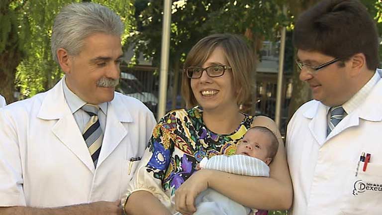 Una mujer sin ovarios por un c&aacute;ncer logra ser madre a trav&eacute;s de la congelaci&oacute;n previa de sus &oacute;vulos