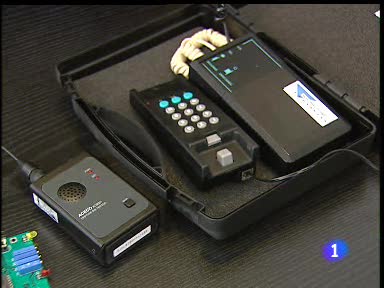 Reporteros del telediario - Los tel&eacute;fonos a prueba de esp&iacute;as