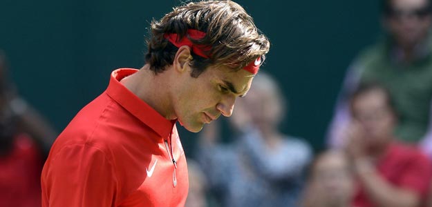 El tenista suizo Roger Federer celebra un punto ante el estadounidense John Isner
