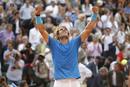 El tenista espa&ntilde;ol Rafael Nadal celebra su victoria en la final del torneo de Roland Garros