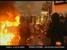 Ir al Video&nbsp;Tercera noche de disturbios en Belfast