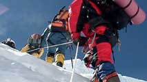 Ir al Video&nbsp;Terminan las labores de rescate de los alpinistas desaparecidos en Nepal