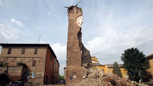 Ver v&iacute;deo  'Un terremoto a 35 kil&oacute;metros de Bolonia, Italia, deja 6 muertos y 50 heridos'