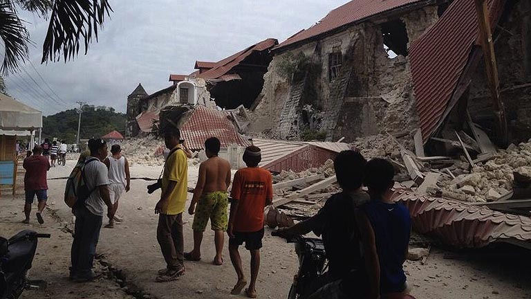 Más de 70 muertos por un terremoto de magnitud 7.1 en Filipinas