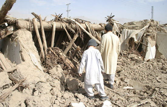 Reducen a 85 la cifra de muertos en el terremoto de Pakist&aacute;n