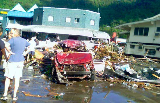 En Sumatra puede haber m&aacute;s de mil muertos v&iacute;ctimas de un terremoto de 7,6 grados