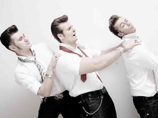 The Baseballs versionan "Umbrella" de Rihanna 