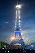 Francia pone punto y final a su d&iacute;a nacional con los tradicionales fuegos artificiales en la Torre Eiffel.