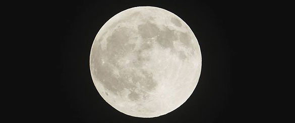 Un estudio sugiere que la Luna se formó antes de lo que se pensaba a raíz del análisis de sus rocas más antiguas. Un estudio sugiere que la Luna se formó antes de lo que se pensaba a raíz del análisis de sus rocas más antiguas.