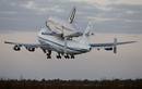 El transbordador Discovery, acoplado a un Boeing 747 de la NASA, despega rumbo al que ser&aacute; su &uacute;ltimo hogar. El Museo del Aire y del Espacio.