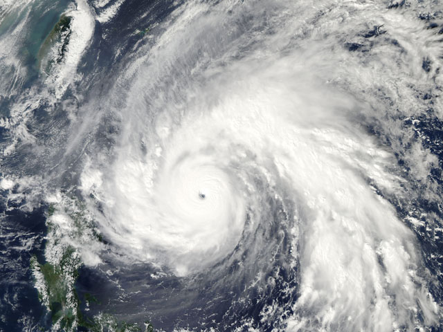 El potente tif&oacute;n 'Megi' llega al norte de Filipinas