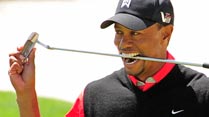 Ir al Video&nbsp;Tiger Woods vuelve a sonre&iacute;r