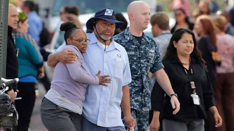 Al menos 12 muertos en un tiroteo en un edificio de la Armada en Washington