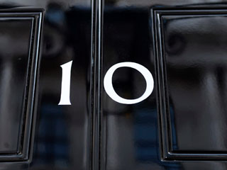 Ver v&iacute;deo  'Todav&iacute;a se desconoce qui&eacute;n ser&aacute; el nuevo inquilino del n&uacute;mero 10 de Downing street'