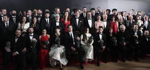 Todos los premiados en la XXVII Edición de los Premios Goya posan con sus respectivos galardones en el photocall.