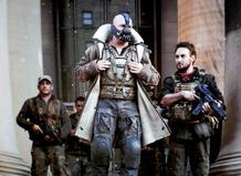Tom Hardy es Bane, responsable de dejar paral&iacute;tico a Batman en los c&oacute;mics