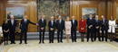 Los trece ministros nombrados por el presidente del Gobierno, Mariano Rajoy, se preparan antes de la llegada de los Reyes para el acto de su toma de posesi&oacute;n, en un acto celebrado hoy en el Palacio de la Zarzuela.