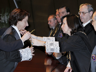 Ver v&iacute;deo  'Toman posesi&oacute;n, con tres a&ntilde;os de retraso, los nuevos magistrados del Tribunal Constitucional'