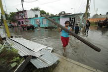 LA TORMENTA "ERNESTO" INGRESA A M&Eacute;XICO POR EL ESTADO DE VERACRUZ