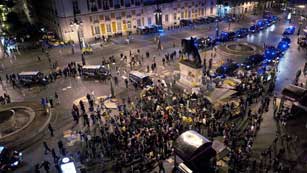 Ver v&iacute;deo  'En torno a las cinco de la madrugada la polic&iacute;a desaloj&oacute; la Puerta del Sol'