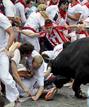 El morlaco Fugado de 545 kilos ha embestido a varios mozos