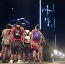 TORRE ESPACIO, ESPERANDO AL PAPA