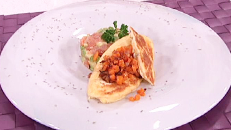 Saber Cocinar - Tortillas a los cuatro quesos con tartar de aguacate y salm&oacute;n