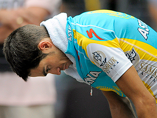 Ver v&iacute;deo  'El Tour afronta la dureza del pav&eacute;s'