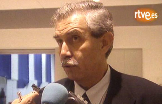 Elecci&oacute;n en octubre de 1998 de Emilio P&eacute;rez Touri&ntilde;o como nuevo secretario general del Partido Socialista de Galicia.