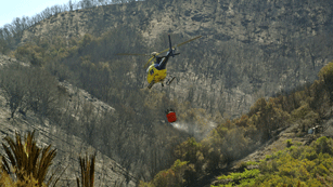 Ver v&iacute;deo  'Los trabajos de estabilizaci&oacute;n del incendio en La Gomera se centran en enfriar el per&iacute;metro'