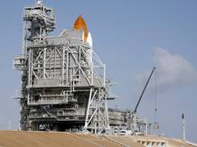 El transbordador espacial "Endeavour", en la plataforma de lanzamiento de la Estaci&oacute;n Espacial Keneddy en Cabo Ca&ntilde;averal, Florida, EEUU,