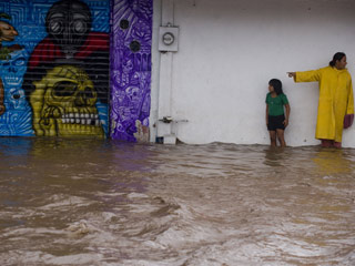 Una treintena de muertos en Am�rica Latina por la tormenta tropical Jova