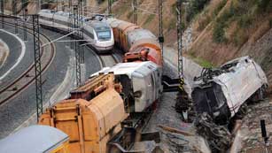 Ver vídeo  'El tren pudo recorrer entre 3 y 7 kilómetros sin control, según el atestado policial del accidente'