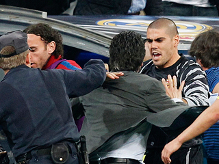 Ver v&iacute;deo  'Tres expulsiones y tensi&oacute;n en el Bernab&eacute;u'