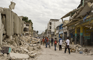 Ver v&iacute;deo  'Tres millones y medio de personas viv&iacute;an en las &aacute;reas m&aacute;s castigadas por el terremoto de Hait&iacute;'