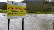 Ir al Video&nbsp;Tres muertos en Ciudad Real al hundirse un puente por la crecida del r&iacute;o Yeguas