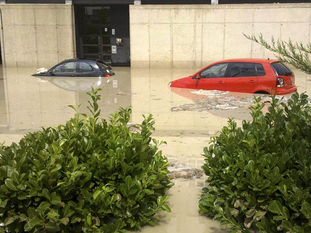 Una tromba de granizo provoca inundaciones en Cuenca