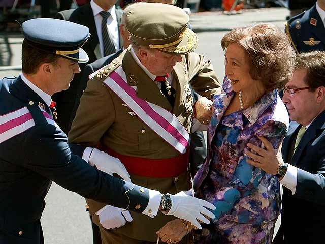 Tropez&oacute;n de la Reina en el D&iacute;a de las Fuerzas Armadas