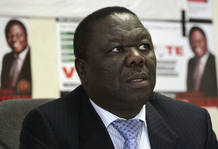 Tsvangirai pide una fuerza de interposición para Zimbabue Tsvangirai pide una fuerza de interposición para Zimbabue