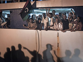 Ver vídeo  'TVE accede a Abu Salim, una de las mayores prisiones de opositores a Gadafi'