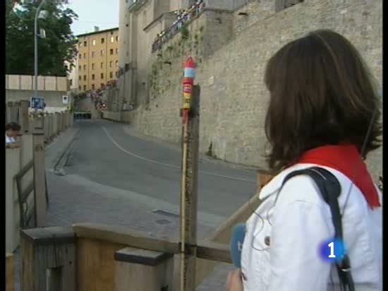 Mavi Do&ntilde;ate, de TVE, enciende el cohete del &uacute;ltimo encierro