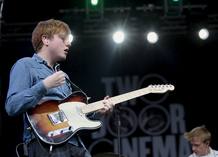 TWO DOOR CINEMA CLUB en el FIB