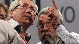 Ver v&iacute;deo  'UGT y CC.OO.: "El Gobierno tiene en sus manos evitar una escalada y la prolongaci&oacute;n en el tiempo del conflicto"'